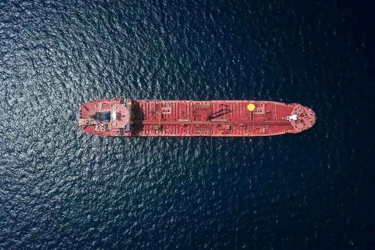 Differences Between Sea Freight, Air Freight, and Road Freight